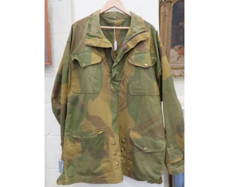 Para smock by Denison, Airborne troop. Size 6,  K. Canvas ltd.   Arrowmarked with date 1944.   See photos. 