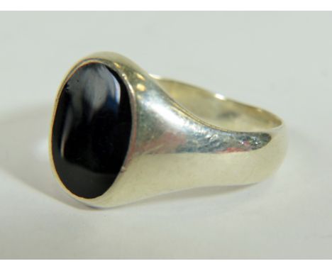 925 Sterling Silver Gents ring set with Whitby Jet. Finger size X-5    7.3g