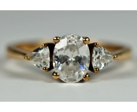 9ct Yellow gold CZ set dress ring.   Finger size 'S'  3.3g