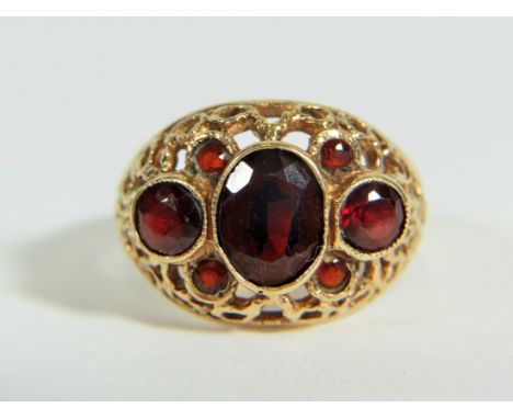 9ct Yellow Gold Antique style Triple Garnet set ring.  Finger size 'P'  3.8g