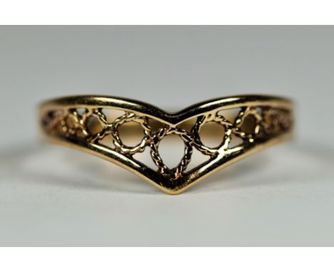 9ct Yellow Gold pierced Chevron ring.  Finger size 'O'  1.0g