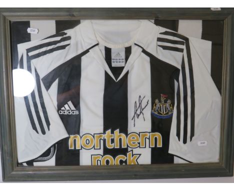 At Auction: DAVID BECKHAM & MICHAEL OWEN SIGNED SOCCER JERSEY