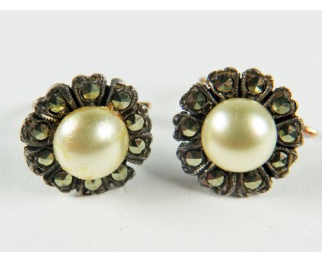 9ct gold and silver vintage faux pearl &amp; marcasite halo earrings (2.3g)     2030388