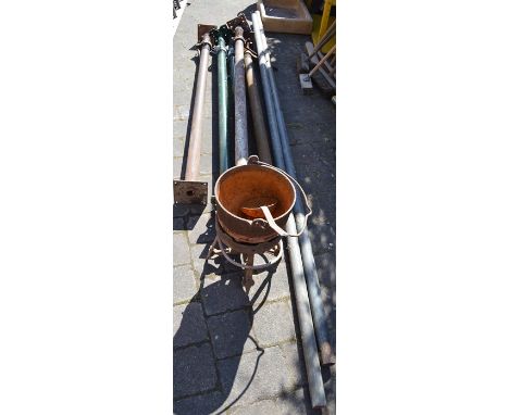 5 Acrow props, 2 scaffolding poles &amp; a melting pot