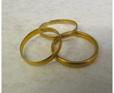 3 22ct gold band rings, size M, N and O, total weight 6.7 g