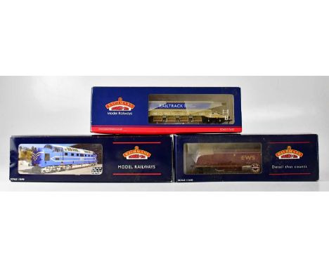 BACHMANN; three Branch Line model railway items, comprising a Deltic Prototype DP1 Mainline Livery locomotive, no. 32-522NRM,