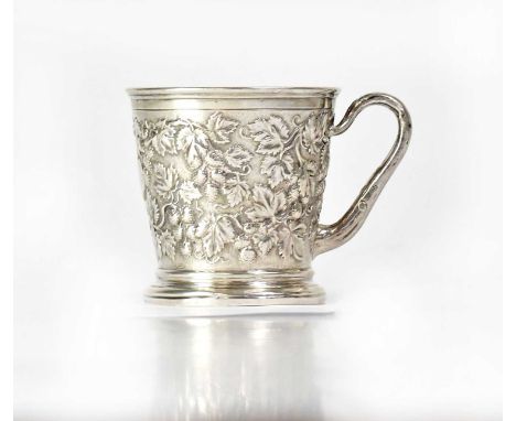 HUNT &amp; ROSKELL LTD; a Victorian hallmarked silver beaker with gilt washed interior and decorated with fruiting vines and 