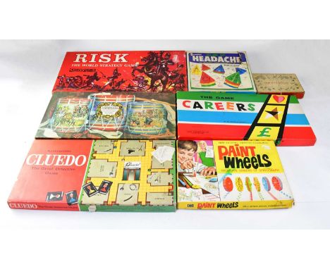 A quantity of vintage boardgames, to include 'Monopoly Super Gold Edition', Chad Valley 'Mah-Jongg', 'Cluedo', 'Risk', 'Scoop