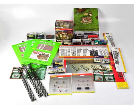 A collection of mainly Hornby 00 track and accessories to include R171 signal, Skaledale signal box, 8108 track pack, Bachman