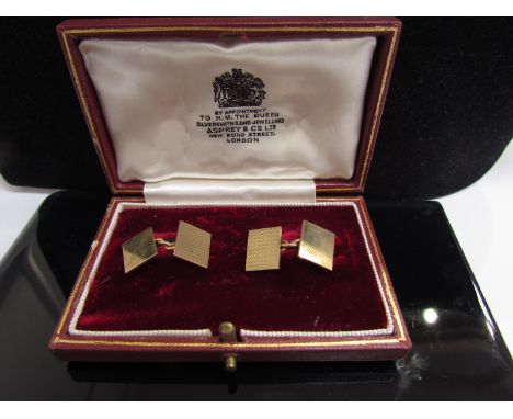 A pair of 9ct gold gentlemans cufflinks, square form, engine turned design, 6g