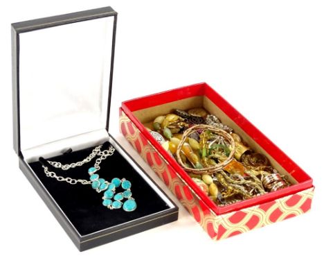 Various modern costume jewellery and effects, to include a gold plated expanding watch strap, turquoise necklace, bracelets, 