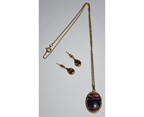 A 9ct and Blue John pendant and earring set, 9ct gold chain 
