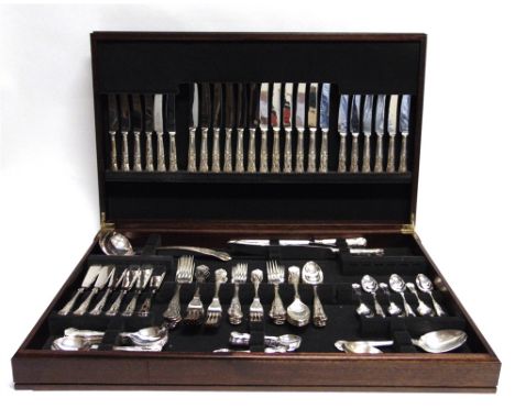 A TWELVE PLACE SETTING OF KINGS PATTERN FLATWARE  including fish knives and forks, a soup ladle and three piece carving set, 