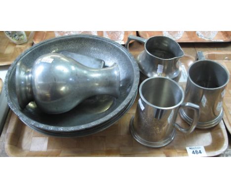 Tray of pewter to include; tankards, hip flask, pedestal bowl etc. (B.P. 24% incl. VAT)