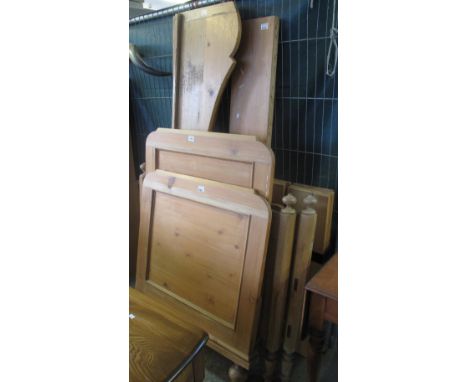 A pair of modern pine single bed ends with slats etc. (B.P. 24% incl. VAT)