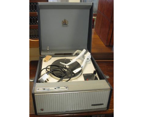 Garrard Dynatron record player in fitted case. (B.P. 24% incl. VAT)