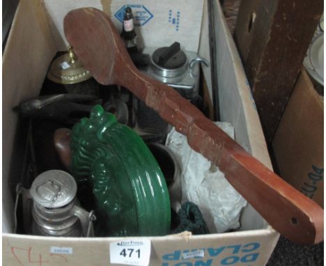 Box of assorted items to include; large carved wooden spoon, silver plated water pot, pewter tankard, oil lamp etc. (B.P. 24%