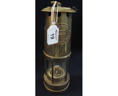 E. Thomas &amp; Williams Ltd miners safety lamp. (B.P. 24% incl. VAT)