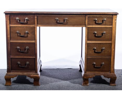 Mahogany twin pedestal dressing table, 20th Century, rectangular top, fitted with a single frieze drawer and four drawers to 