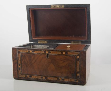 Victorian walnut tea caddy, 21cm.