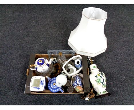 A box containing Mason's Chartreuse table lamp with shade, Ringtons china, glassware etc 