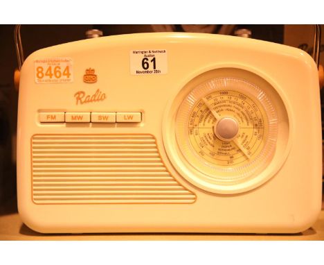 Cream GPO Rydell retro portable four band analogue radio, MW/LW/SW/FM with retro dial face, boxed. Not available for in-house