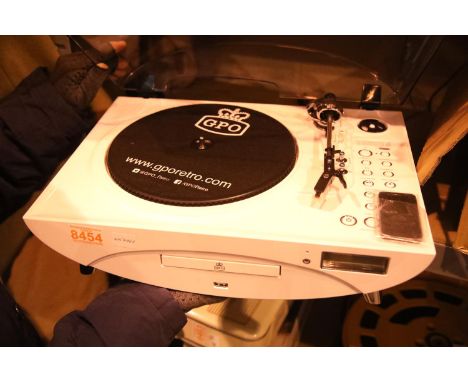 White Jive music centre - 3 speed turntable: 33/45/78; CD/MP3/USB player; FM radio and remote control. Not available for in-h