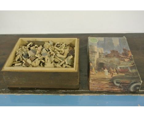 COLLECTABLES - A collection of 2 vintage childrens jigsaw puzzles, to include a Chad Valley example.