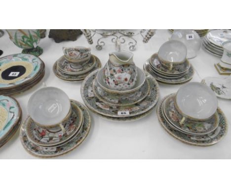 JAPANESE PORCELAIN TEA SERVICE, EARLY 20TH CENTURY