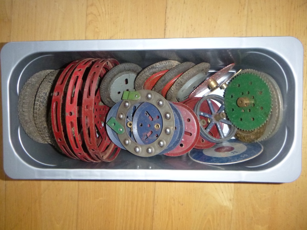 Meccano Collection mainly prewar gears, brass pulleys, wheels, rods