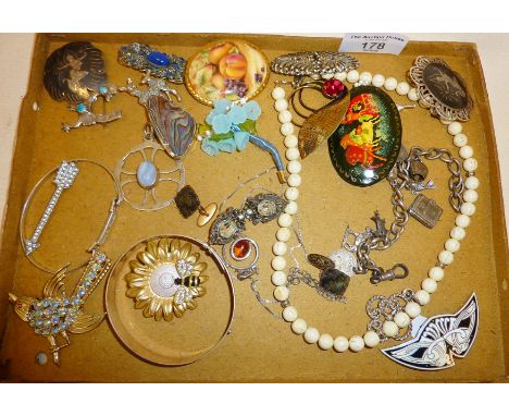 Mexican silver and turquoise chicken brooch, Ola Gorie silver pendant, Sterling bangle, and other vintage jewellery