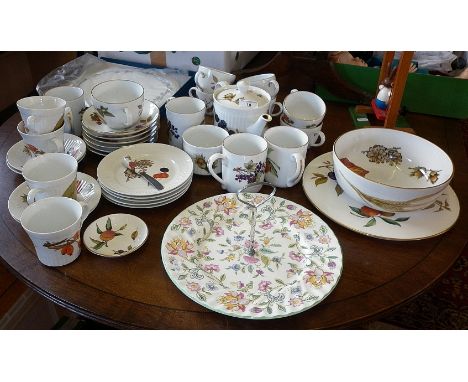 Large quantity of Royal Worcester Evesham china tableware