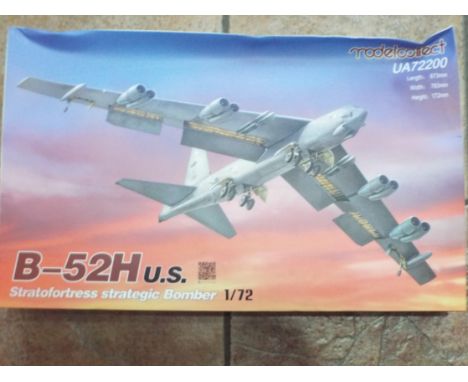 Modelcollect - a large boxed plastic 1:72 scale model aircraft kit, B-52H U.S. Stratofortress strategic bomber # UA72200, alt