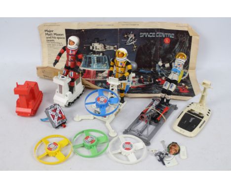 Mattel - Major Matt Mason - A collection of figures and accessories including Major Matt Mason, Sgt Storm and Doug Davis with