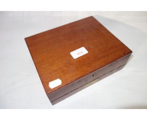 A LATE 19TH CENTURY REEVES & SONS MAHOGANY ARTISTS PAINT BOX, the hinged cover to reveal a fitted interior with ceramic liner