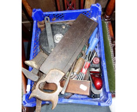 A COLLECTION OF MIXED TOOLS, to include saws and chisels