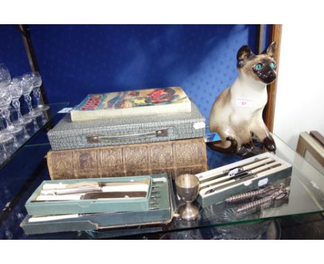 A MAHJONG SET in a fitted travelling case and a collection of sundries 