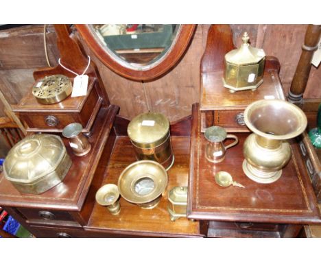 A BRASS AND COPPER BANDED STORAGE JAR, a brass tea caddy and similar metalware 
