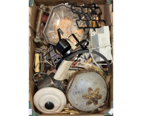 A collector's lot to include: 1970s cooking pan, fruit basket, collection of flat wares, warming pan, Edwardian letter plate,