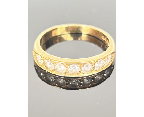 18ct Gold ring set with 7 diamonds Size M 3.4g 
