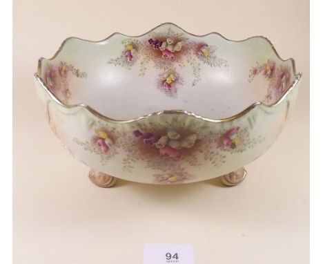 A Victorian Carlton Ware large fruit bowl decorated heather, 25cm diameter