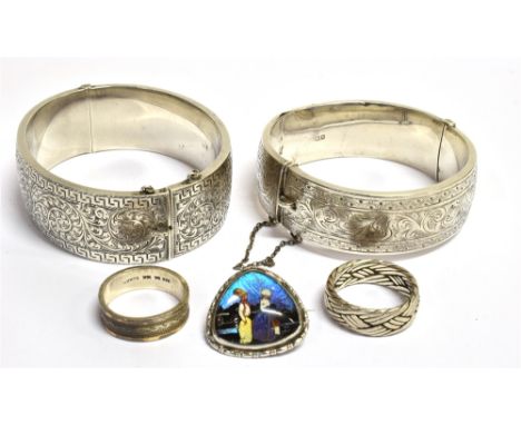 FOUR ITEMS OF SILVER JEWELLERY  comprising two bangles, two rings, and a butterfly wing brooch, total weight approx. 77.5gram