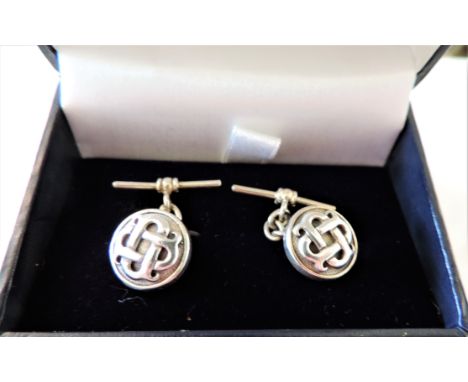 Vintage sterling Silver Celtic Knot Cufflinks. A fine pair of gents cufflinks in 925 sterling silver measuring 12mm diameter.