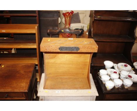 A light oak effect saucepan stand 