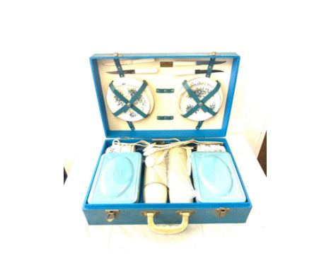 Vintage cased countrymen picnic hamper 
