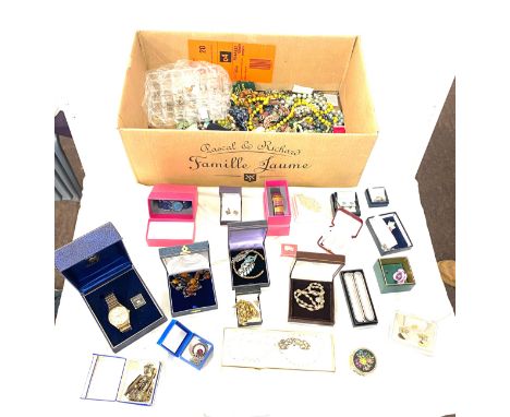 Box of vintage and later costume jewellery 