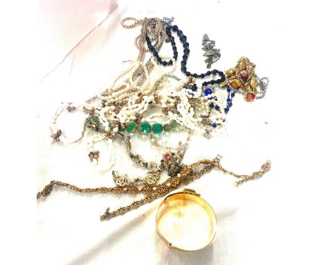 Selection of vintage and later costume jewellery 