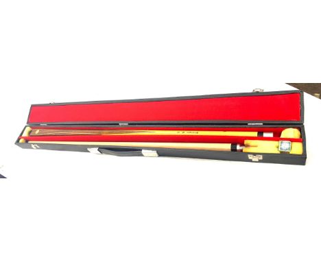 Cased snooker cue 
