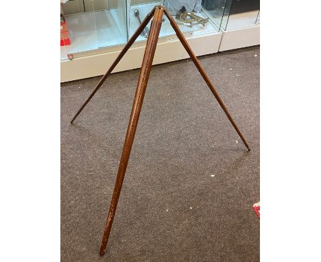 Tripod camera stand, London maker 24 charing cross road patent number 25527-14, Tortoiseshell top 