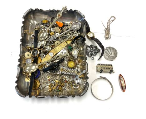 Box of vintage and later costume jewellery 